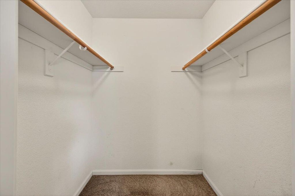Image 16 of property listing at 2375 Fallbrook Avenue, Clovis, CA 93611