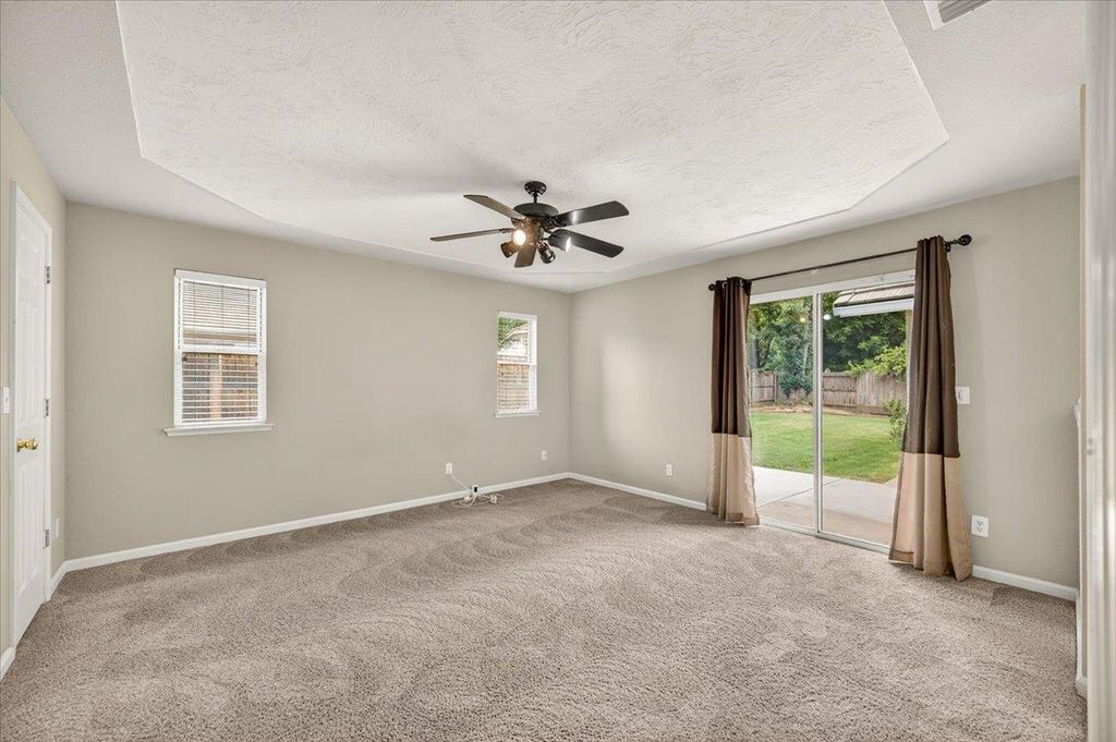 Image 19 of property listing at 2375 Fallbrook Avenue, Clovis, CA 93611