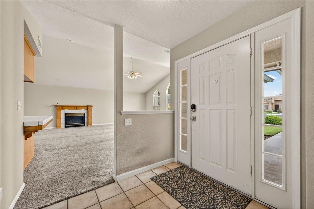 Image 2 of property listing at 2375 Fallbrook Avenue, Clovis, CA 93611