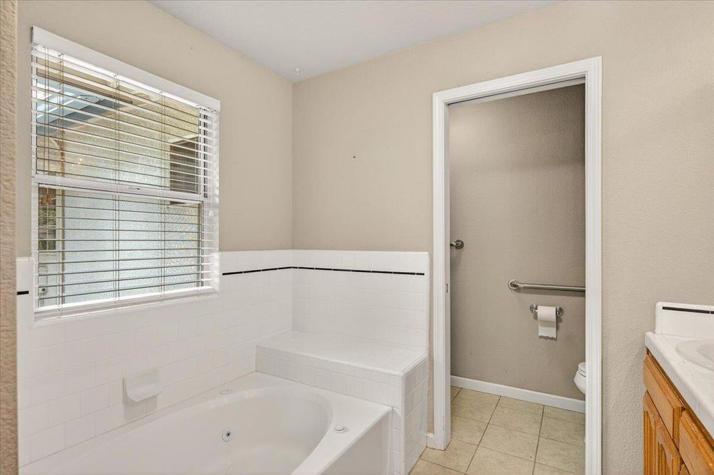 Image 24 of property listing at 2375 Fallbrook Avenue, Clovis, CA 93611