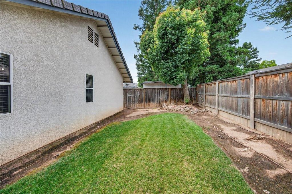 Image 30 of property listing at 2375 Fallbrook Avenue, Clovis, CA 93611