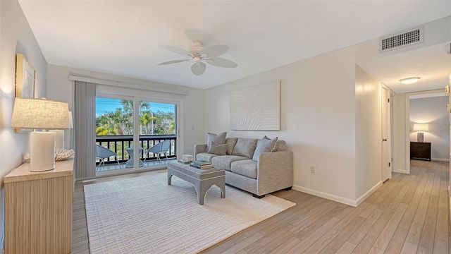 3201 BENEVA ROAD 204, Sarasota, FL 34232