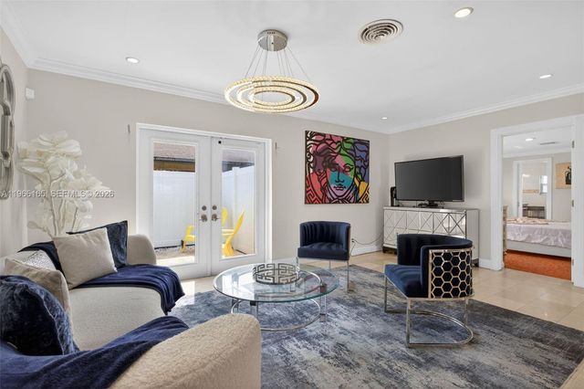 268 SE 8th Ave, Deerfield Beach, FL 33441