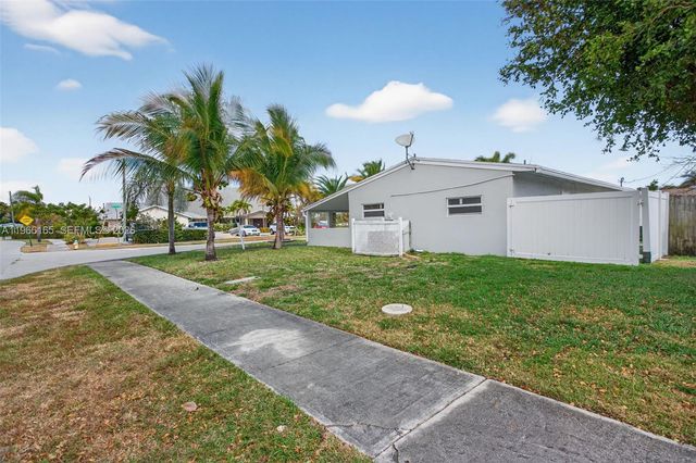 268 SE 8th Ave, Deerfield Beach, FL 33441