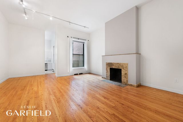 23 W 69TH Street, New York City, NY 10023