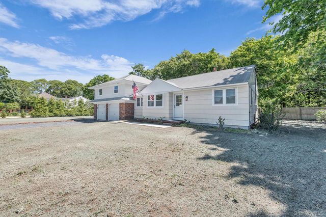 8 N Westbury Road, Hampton Bays, NY 11946
