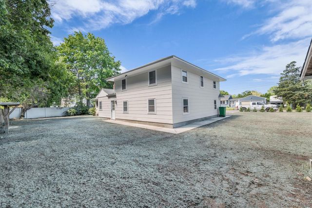 8 N Westbury Road, Hampton Bays, NY 11946
