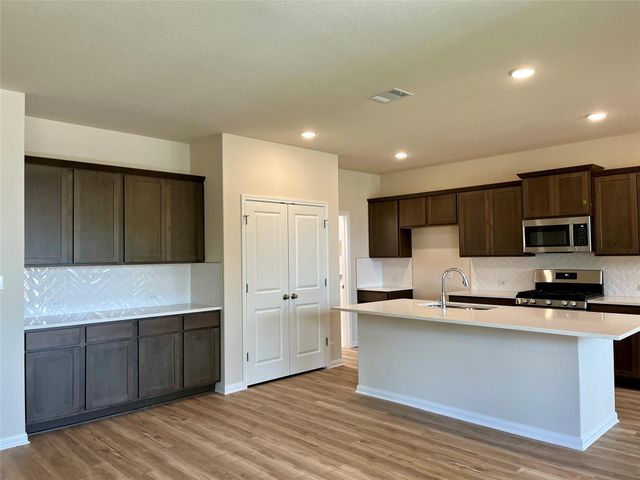 230 Revere DR, Kyle, TX 78640