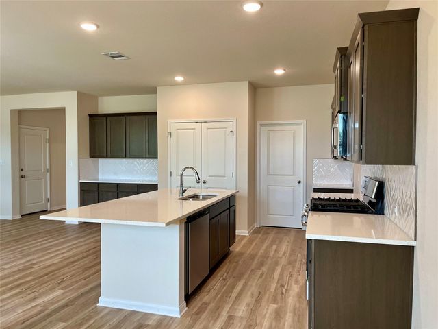 230 Revere DR, Kyle, TX 78640