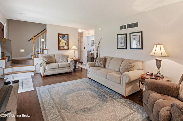 6403 Autumn Oak Way, Louisville, KY 40272