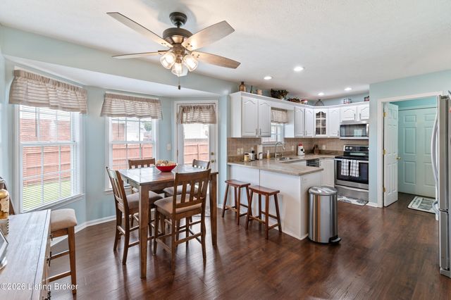 6403 Autumn Oak Way, Louisville, KY 40272