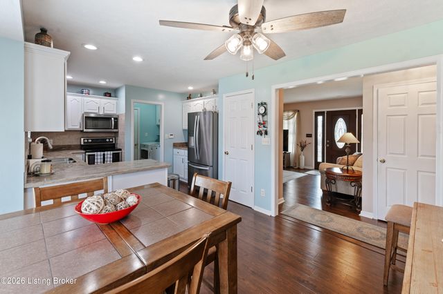 6403 Autumn Oak Way, Louisville, KY 40272