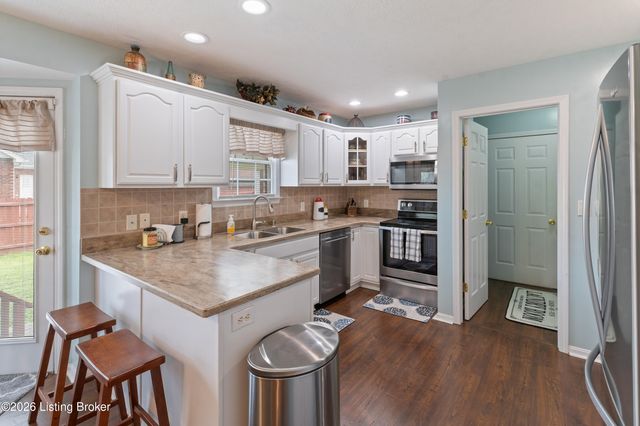 6403 Autumn Oak Way, Louisville, KY 40272