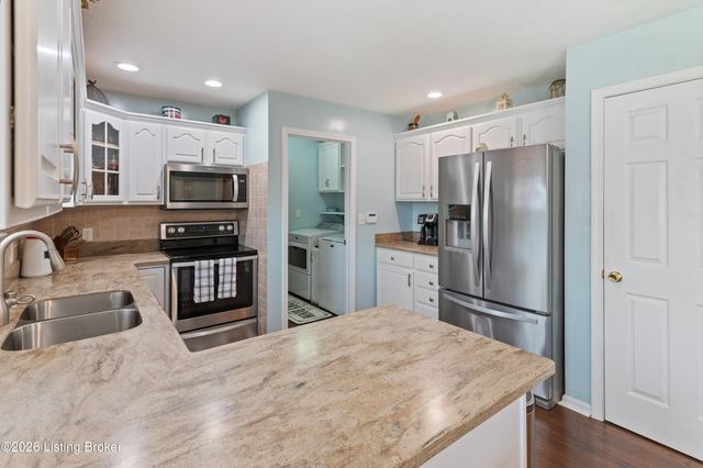 6403 Autumn Oak Way, Louisville, KY 40272