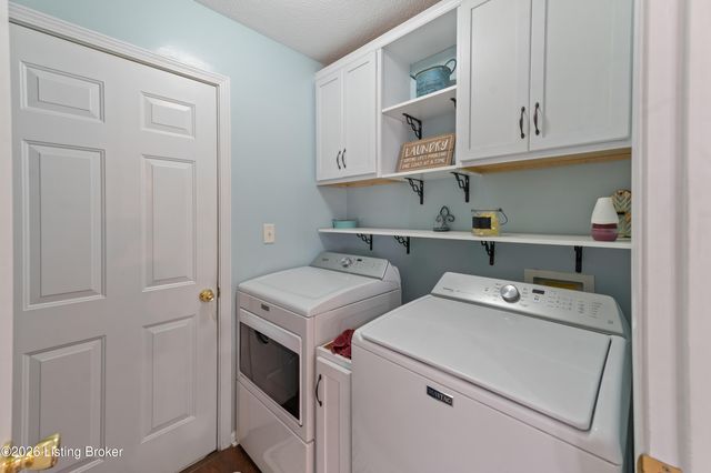 6403 Autumn Oak Way, Louisville, KY 40272