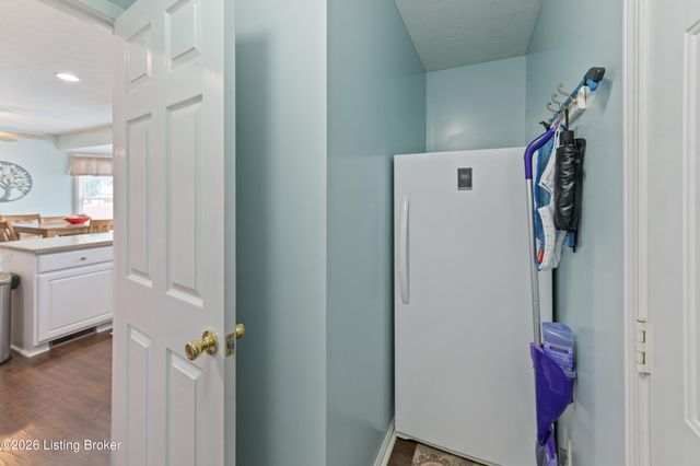 6403 Autumn Oak Way, Louisville, KY 40272