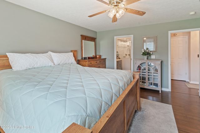 6403 Autumn Oak Way, Louisville, KY 40272