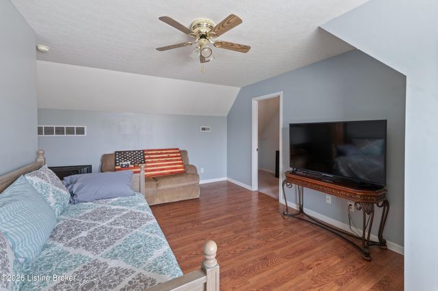 6403 Autumn Oak Way, Louisville, KY 40272
