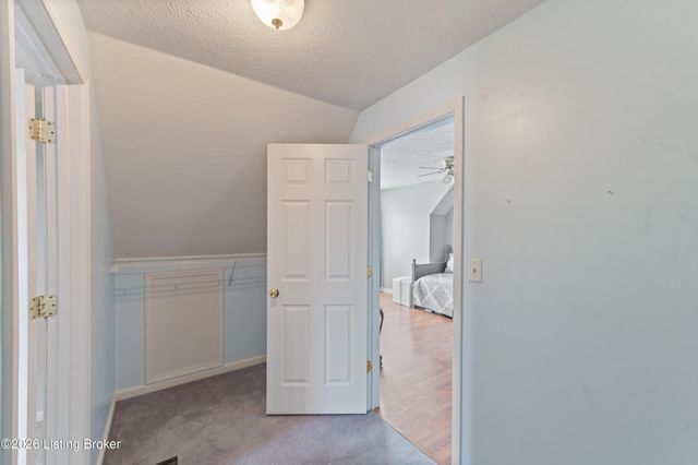 6403 Autumn Oak Way, Louisville, KY 40272