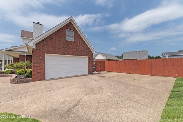 6403 Autumn Oak Way, Louisville, KY 40272