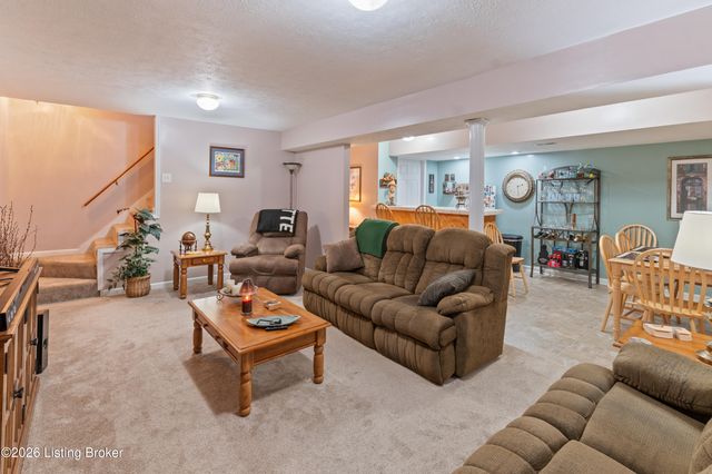 6403 Autumn Oak Way, Louisville, KY 40272