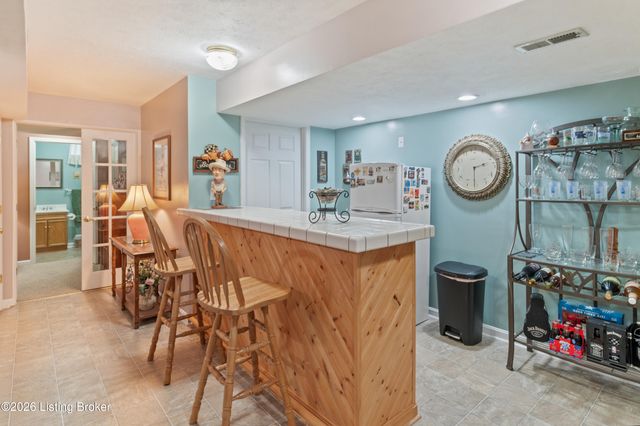 6403 Autumn Oak Way, Louisville, KY 40272