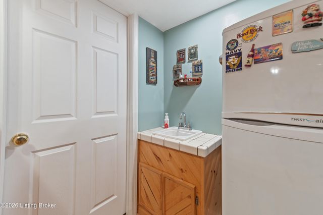 6403 Autumn Oak Way, Louisville, KY 40272