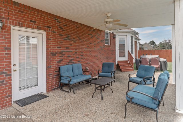 6403 Autumn Oak Way, Louisville, KY 40272