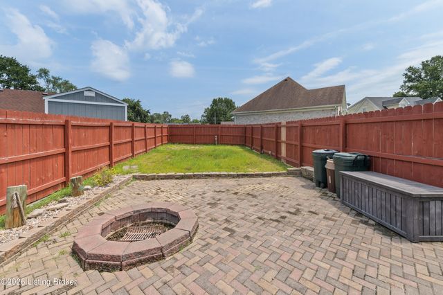 6403 Autumn Oak Way, Louisville, KY 40272