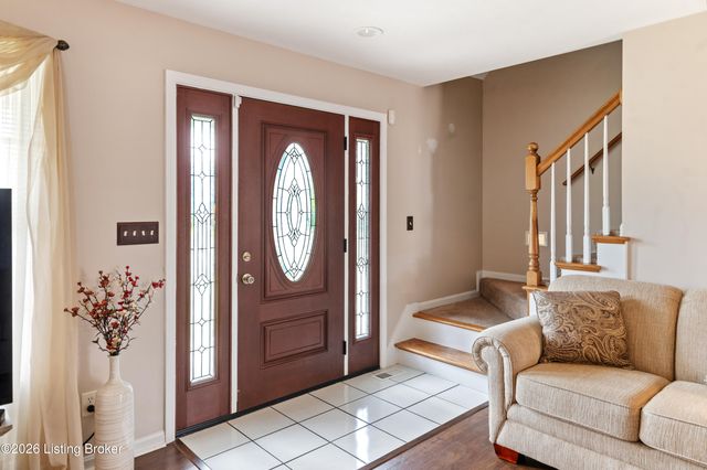 6403 Autumn Oak Way, Louisville, KY 40272