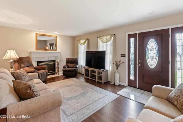 6403 Autumn Oak Way, Louisville, KY 40272