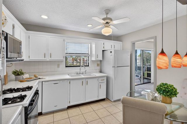 6190 80TH STREET N 410, St Petersburg, FL 33709