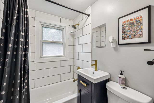 7712 Lakeview Lane NE, Spring Lake Park, MN 55432
