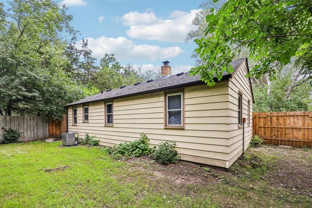 7712 Lakeview Lane NE, Spring Lake Park, MN 55432