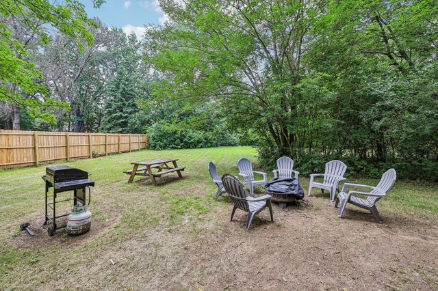 7712 Lakeview Lane NE, Spring Lake Park, MN 55432
