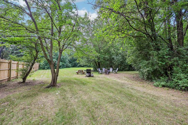 7712 Lakeview Lane NE, Spring Lake Park, MN 55432