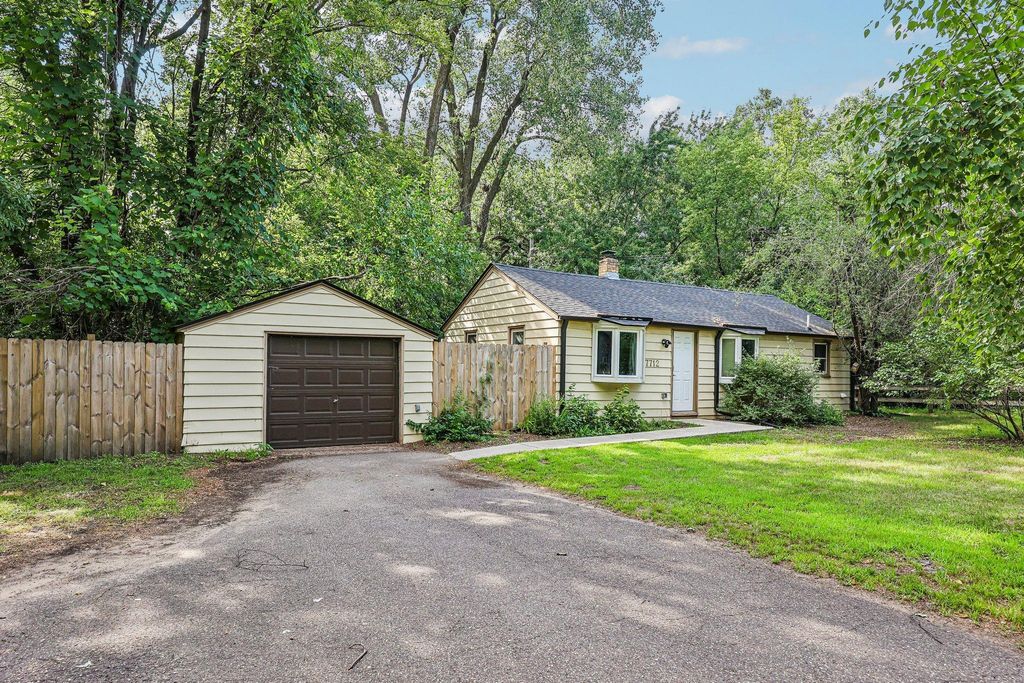 7712 Lakeview Lane NE, Spring Lake Park, MN 55432