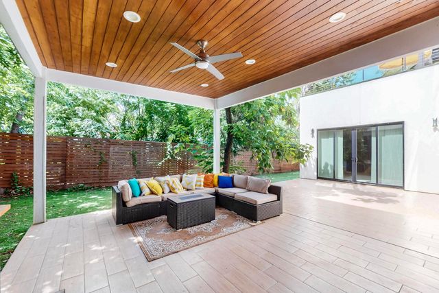 3946 N Cresthaven Road, Dallas, TX 75209