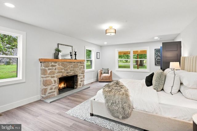 11 STOOPVILLE RD, Newtown, PA 18940