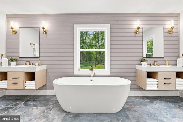 11 STOOPVILLE RD, Newtown, PA 18940