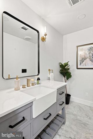 11 STOOPVILLE RD, Newtown, PA 18940