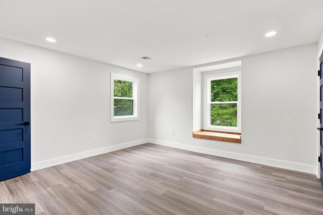 11 STOOPVILLE RD, Newtown, PA 18940