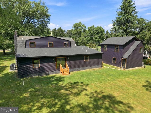 11 STOOPVILLE RD, Newtown, PA 18940
