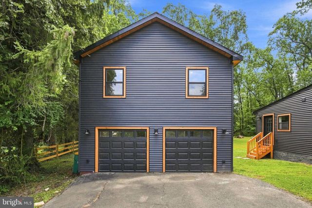 11 STOOPVILLE RD, Newtown, PA 18940