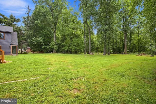 11 STOOPVILLE RD, Newtown, PA 18940