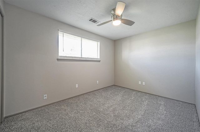 407 Stratmore Drive, Friendswood, TX 77546