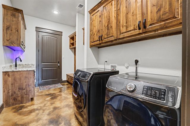 329 Esperanza Petal PASS, Liberty Hill, TX 78642