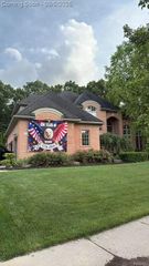 2352 Ivy Hill Drive, Commerce Twp, MI 48382