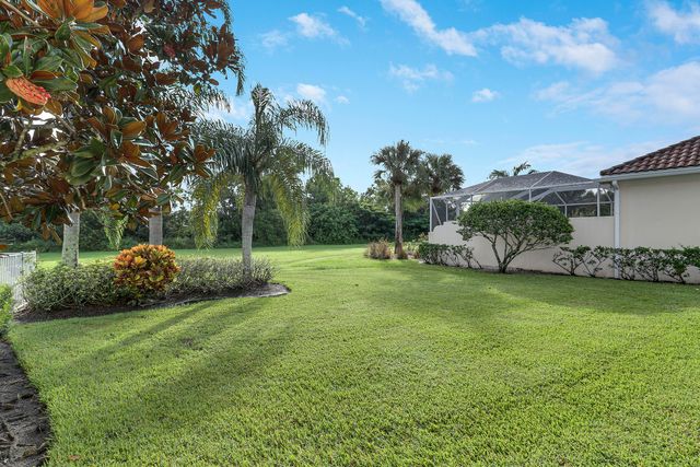 8337 SE Angelina Court, Hobe Sound, FL 33455