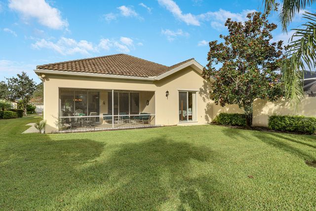 8337 SE Angelina Court, Hobe Sound, FL 33455